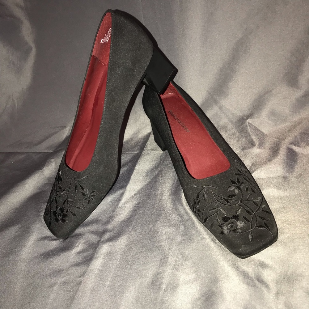 🖤♦️Small Heeled Black Square-toed Shoe♦️🖤